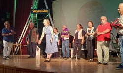 İzmir’in ruhu sahnede: Foça’da duygusal gösteri
