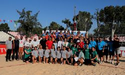Plaj voleybolu heyecanı İzmir’de yaşandı