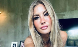 Çağla Şıkel, Çeşme'de mor bikiniyle göz kamaştırdı!