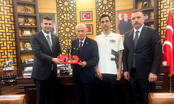 Bahçeli, Ülkü Ocakları'nın ürettiği İHA'nın adını TÜRKHAN koydu