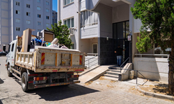 Evi zarar gören aileye İzmir Büyükşehir’den destek eli!