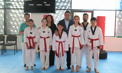 Aliağa’da taekwondo heyecanı, 100 sporcu kuşak sınavını geçti