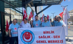 İzmir Şehir Hastanesi önünde sağlık personeli eylemi