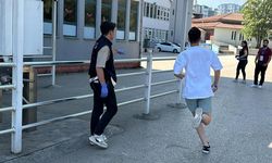 İzmir'de YKS heyecanı: Son saniyede sınava yetiştiler