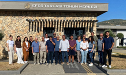 Efes Tarlası Yaşam Köyü’nde şeftali üreticilerine eğitim