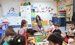 Başkan Denizli, Yuvamız Çeşme Reisdere kreşini ziyaret etti