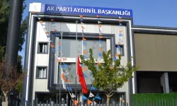 Söke'de CHP'den istifa eden 2 meclis üyesi AK Parti'ye katıldı