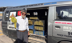 75 yaşındaki Elmacı Dede, Ege Ordusu’na üzüm getirdi