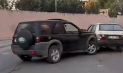 Eşiyle kavga etti, otomobiline çarptı