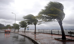 Meteoroloji'den İzmir için fırtına ve rüzgar uyarısı