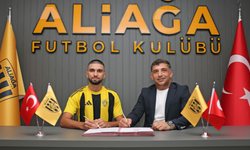 19 yaşındaki Furkan Say, Aliağa'da profesyonel oldu
