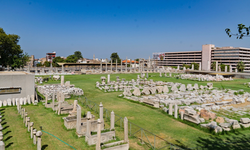 İzmir Büyükşehir'in desteğiyle Smyrna Antik Kenti gün yüzüne çıkıyor