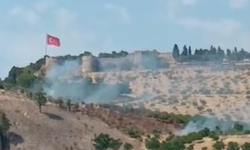 Kadifekale'de yangın başladı