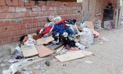 Karabağlar'da çöpler günlerdir toplanmıyor