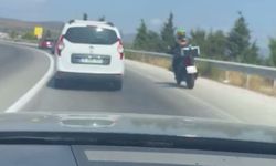 Karaburun yolunda motosikletten tehlikeli sollama