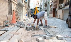 Karşıyaka Belediyesi, sokakları yeniliyor