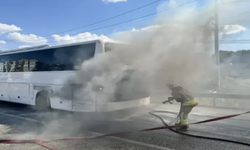 Manisa Kula’da yolcu otobüsünde motor yangını çıktı