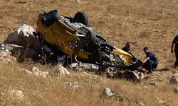 İzmirli ailenin otomobili Sivas’ta şarampole yuvarlandı