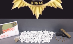 Polis Konak’ta silah ve uyuşturucu ele geçirdi