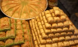 Gıda alarmı: Ünlü baklavacıdan boya, çikolatada ilaç çıktı!