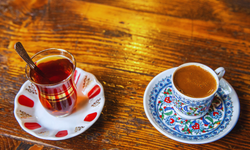 İzmir’de çay ve kahveye büyük zam: Çay 30 TL, kahve 80 TL