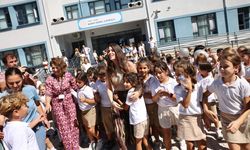 Çeşme Belediyesi’nden ilkokula başlayan öğrencilere hoş geldin hediyesi