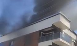 Menderes’te çatı yangını paniğe neden oldu