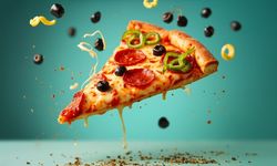Zincir markette satılan pizzada çıkanlar şoke etti