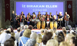Konak Belediyesi’nden sanat dolu açılış: ‘İz Bırakan Eller’ sergisi büyük ilgi gördü