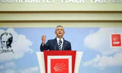Özgür Özel yeniden CHP Genel Başkanlığına seçildi