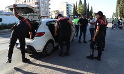 İzmir polisi aranan şahıslara göz açtırmıyor