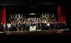 Sahne Tozu Tiyatrosu 21. yılını Haldun Dormen Sahnesi’nde kutladı