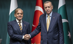 Erdoğan, Bakü'de Pakistan Başbakanı Şerif ile görüştü