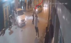 Bayraklı' da silahlı aile kavgası anları güvenlik kamerasına yansıdı