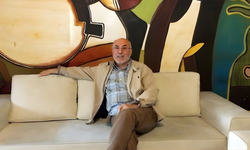 Karşıyaka ile özdeşlemiş olan müzisyen Aziz Özen, yaşamını yitirdi