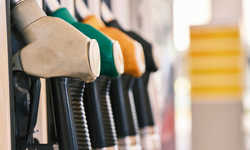 Akaryakıtta ibre bu kez indirimden yana: İzmir'de güncel akaryakıt fiyatları