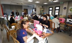 Efes Selçuk’ta kadınlar dikiş atölyesinde buluştu: Ürettikleri çantalar Tohum Kafe’de satışa çıkacak