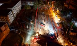 Buca Belediyesi'nden hazine arazisinde kaçak yapıya gece operasyonu