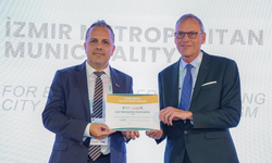 İzmir Büyükşehir Belediyesi Öncü Kuruluş ödülü aldı