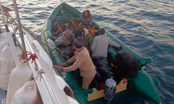 Didim açıklarında 10'u çocuk 30 düzensiz göçmen kurtarıldı