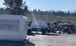 Karabağlar'da çöplerin toplanmasına tepki: Çocuklarımız hastalanıyor