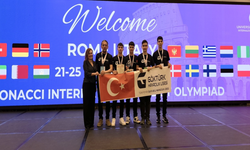 Lise öğrencileri kendi tasarladıkları robotlarla dünya şampiyonu oldu