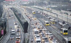 Okullar açıldı: İstanbul'da tekrar trafik yoğun