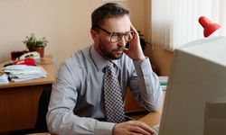 Uzman uyardı: İş yerinde saatlerce hareketsiz kalmayın