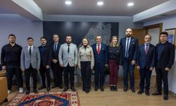 Konak’ta ortak akıl buluşması: Başkan Mutlu, Zafer Partisi heyetini ağırladı