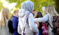 14 yaş altına başörtüsü yasağı yürürlüğe girdi