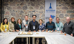 İzmir Büyükşehir Belediyesi, 60 yaş ve üstü yurttaşları unutmuyor