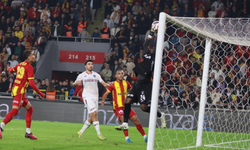 Trabzonspor, Göztepe’yi ikinci yarıdaki gollerle 2-1 mağlup etti