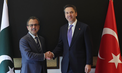 Bakan Bayraktar, Pakistanlı mevkidaşıyla enerji iş birliğini görüştü