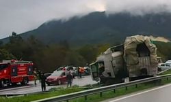 Aydın–İzmir tünel çıkışında TIR kazası, yol tamamen kapandı